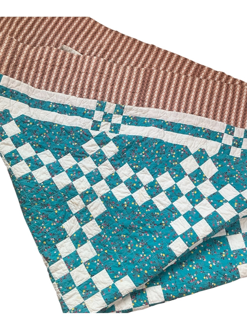Vintage reversible turquoise and brown floral quilt USA made 66 x 78 - Picture 2 of 7